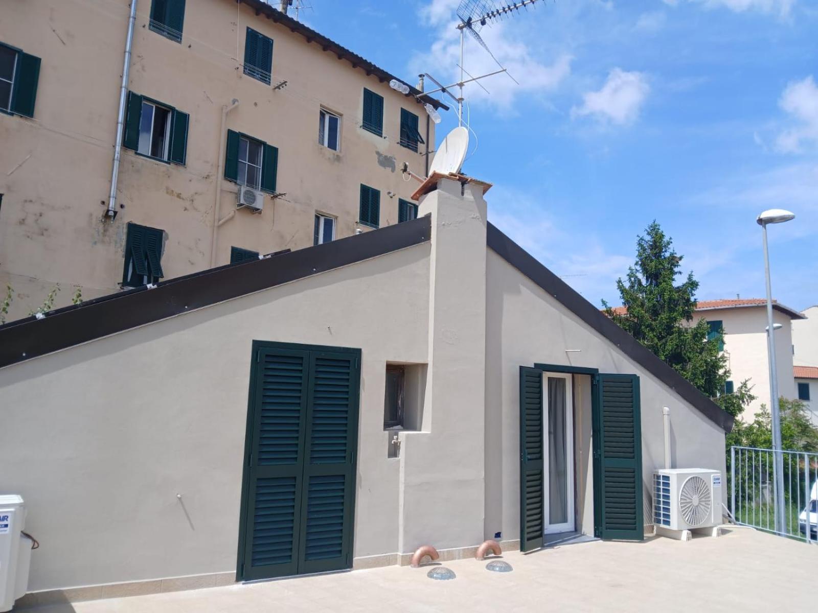 Casa N 1 Con Parcheggio Privato E Colonnina Ricarica Lägenhet Livorno Exteriör bild
